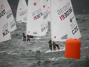 NZL, GUA & CZE race to the wing mark