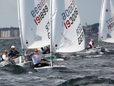 The girls racing in perfect conditions